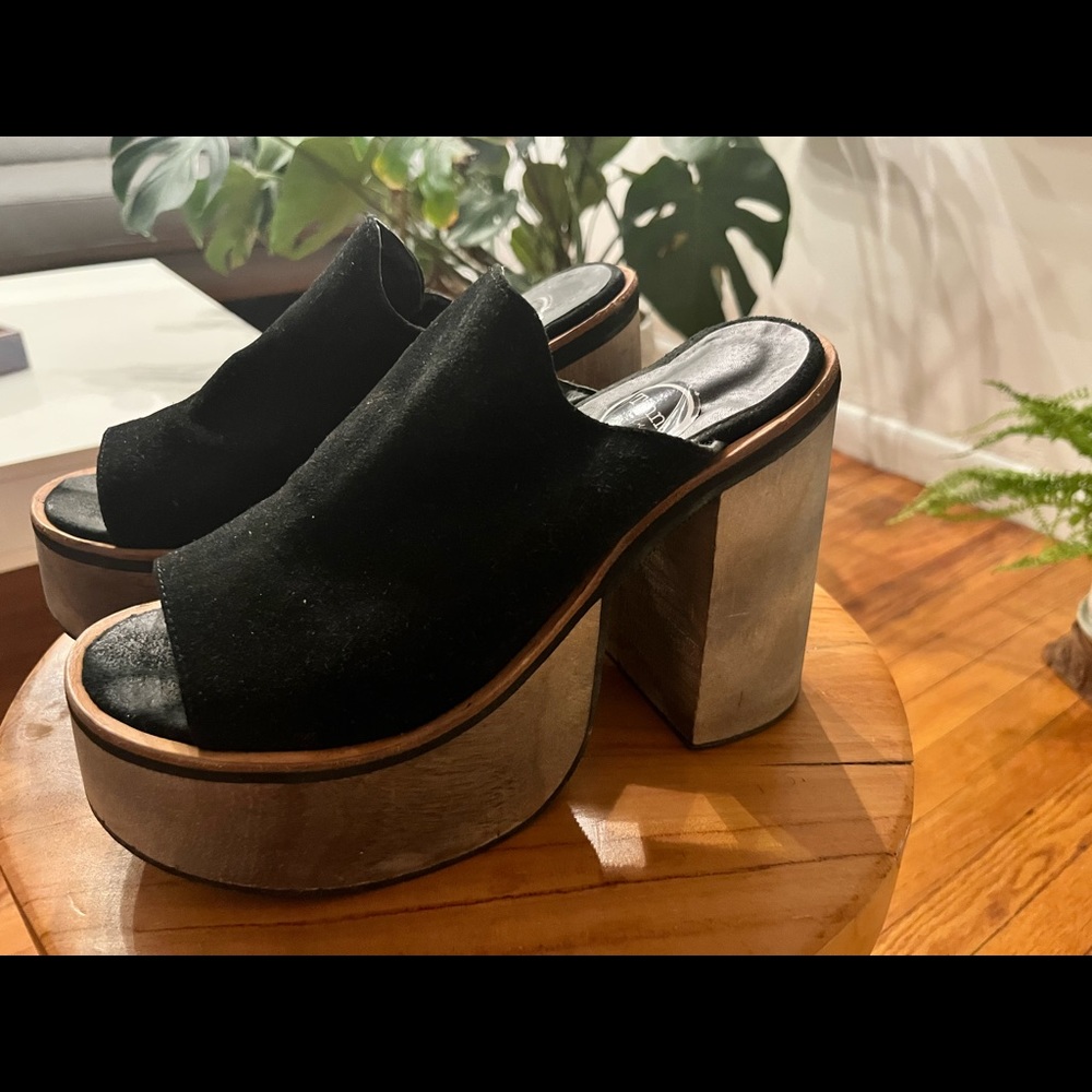 Black Chic High Platform Sandals - image 2